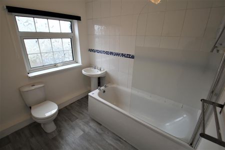 2 bedroom terraced house to rent - Photo 5