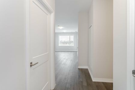 For Lease - 3265 Carding Mill Trail Unit# 204, Oakville, Ontario - Photo 2