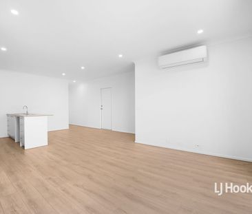 Brand-New Contemporary Living in the Heart of Fraser Rise! APPLICAT... - Photo 4