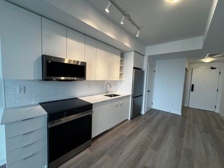 For Lease - 2075 LAKESHORE Road Unit# 1810, Burlington, Ontario - Photo 4