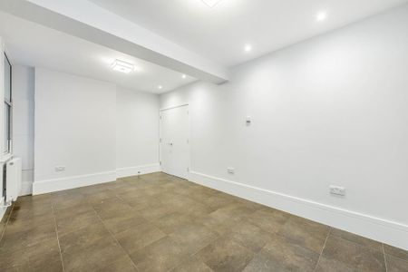 3 bedroom flat to rent - Photo 2