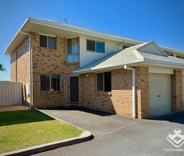 Spacious 3 Bedrooms Townhouse in a very convenient location - Photo 1