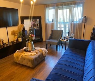 Ovaltine Drive, Kings Langley - Photo 1