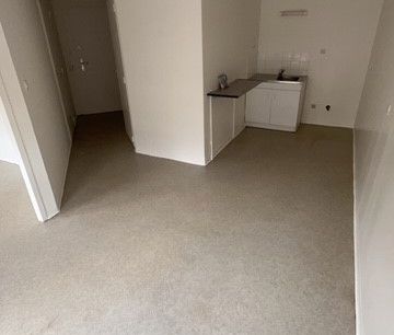 Appartement 1 pièce - Grenoble – 9, Place Sainte Claire - Photo 1