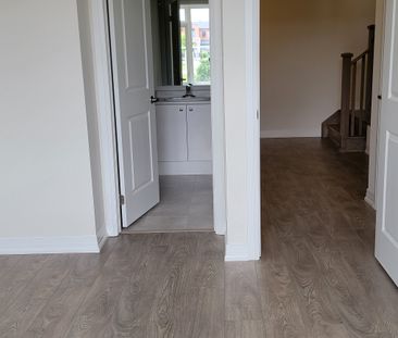 For Lease - 31 Cherry Hill, Barrie, Ontario - Photo 5