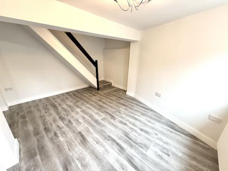 2 bedroom maisonette to rent - Photo 5