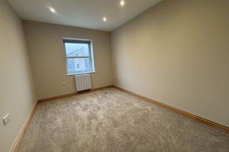 Selkirk Drive, Oakridge Park, MILTON KEYNES - Photo 3