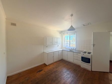 To register & apply for this property, please use this link: https://snug. com/ - Photo 5