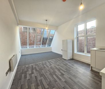 1 bedroom flat Town Centre - Photo 6