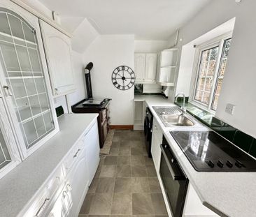 3 bedroom semi-detached house to rent - Photo 6