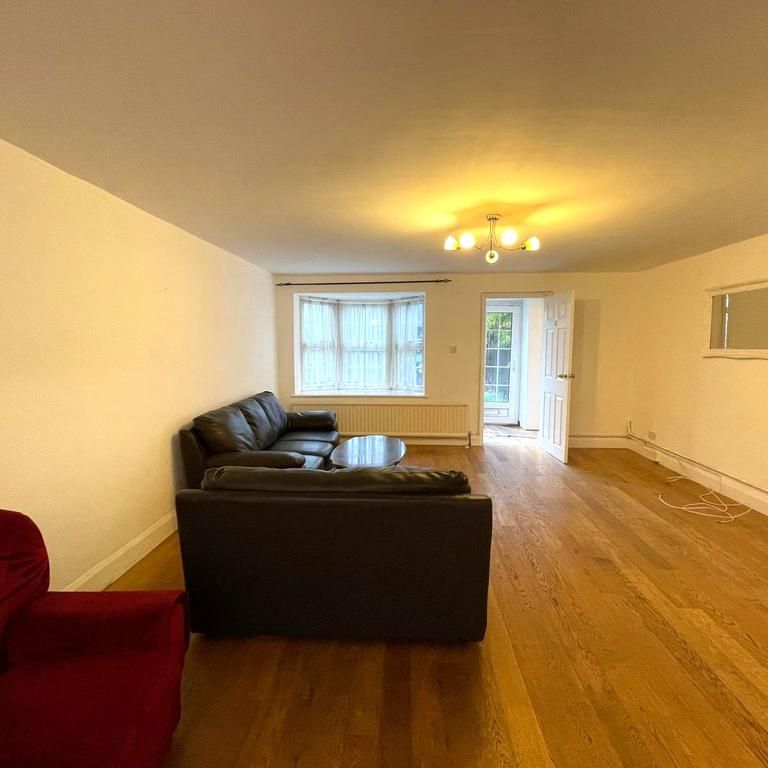 3 bedroom terraced house to rent - Photo 1