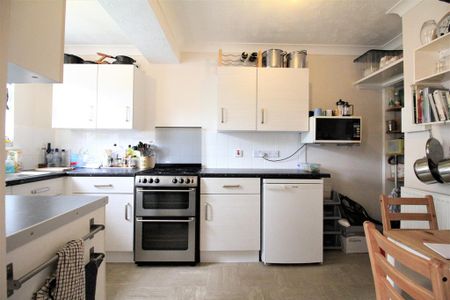 3 bedroom terraced house to rent - Photo 5
