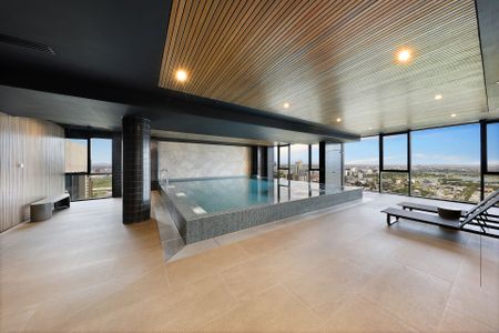 Unfurnished 1 bedroom Palladium Apartment available - Photo 2