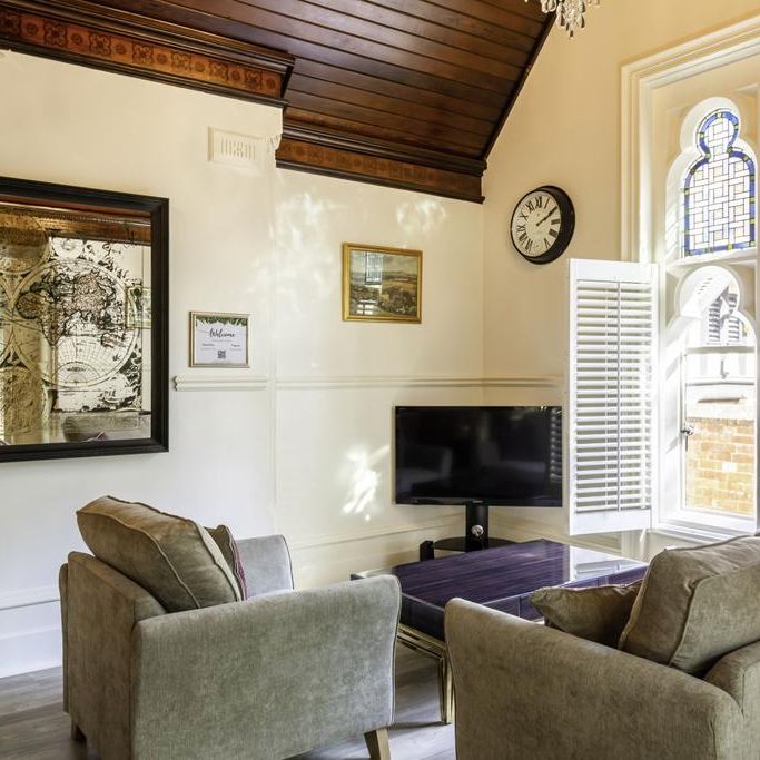 2 bedroom ground floor flat to rent - Photo 1