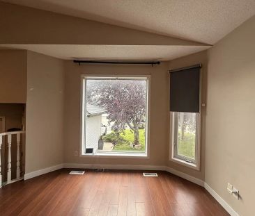 Main floor for rent — 3 Bedrooms Main Floor - Photo 1