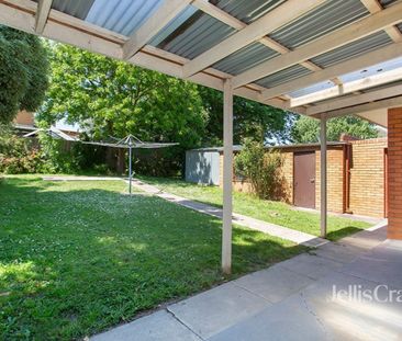 Convenient location - Photo 6