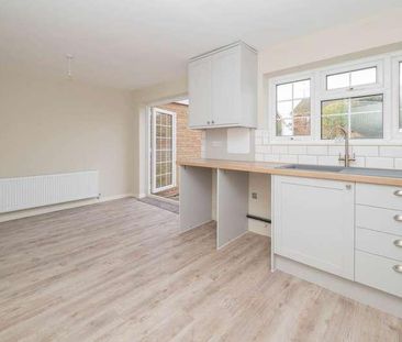 Blenheim Avenue, Faversham, ME13 - Photo 1