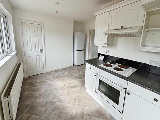 5 Strathearne Place, Lisburn, BT27 4TS - Photo 1