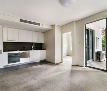 Stylish One Bedroom Apartment in Modern Complex - Photo 1