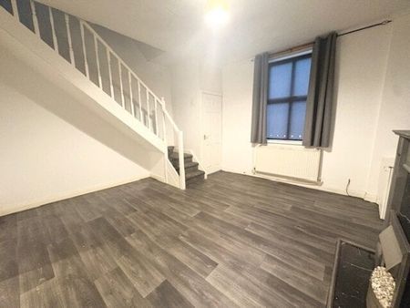 Tottington Road, Bury, BL8 - Photo 3