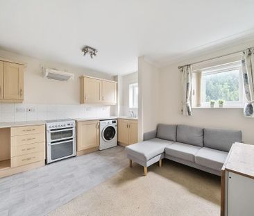 3 bedroom flat to rent - Photo 1