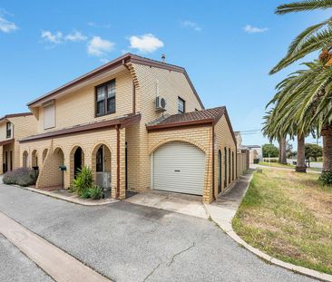 BEACH SIDE TOWNHOUSE - JUST STEPS TO THE SAND! - Photo 2
