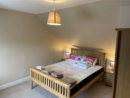 6 bedroom semi-detached house to rent - Photo 4