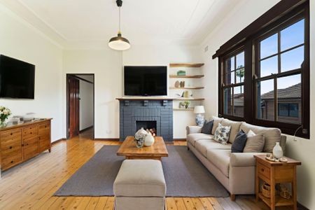 Beautifully Updated Two-Bedroom Apartment in a Prime Burwood Location - Photo 5