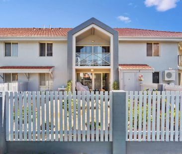 Charming 2-Bedroom Ground-Floor Unit in the Heart of Mandurah - Photo 2