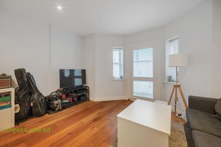 2 bedroom apartment to rent - Photo 3