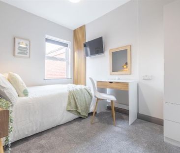 Room 3, 65 Greenore Street, Belfast, BT6 8NF - Photo 3