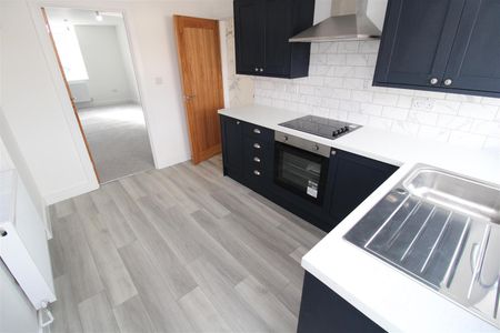 House - Terraced For Rent Penmaesglas Terrace, Tonypandy - Photo 5