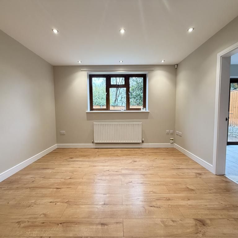 2 bedroom detached bungalow to rent - Photo 1