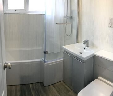 3 bedroom flat to rent - Photo 6