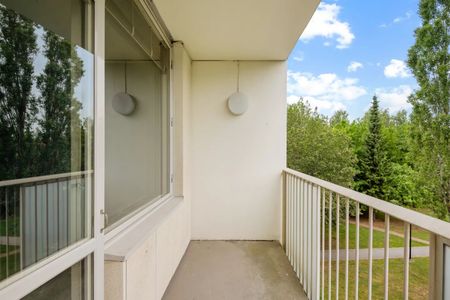 Stor 1:a i grön omgivning - Foto 2