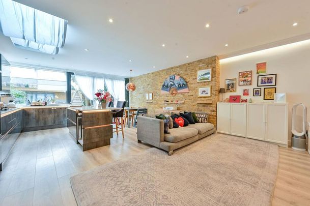 3 bedroom flat to rent - Photo 1