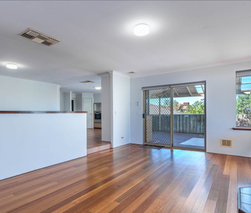 Spacious Family Home in a Quiet Cul-de-Sac - Gwelup Gem! - Photo 3