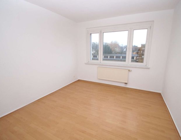 4-Zimmer-Wohnung mit großer Küche und Badewanne, renoviert, ab sofort - Photo 1