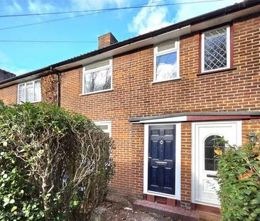 Steyning Grove, London, SE9 - Photo 1