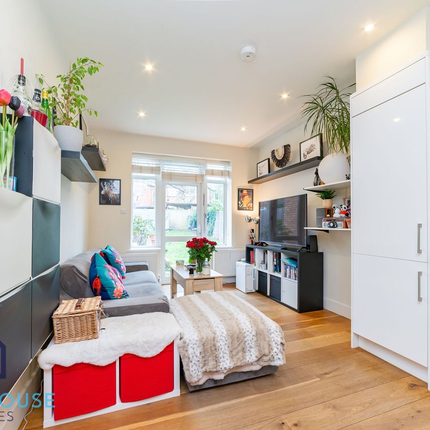 Harlesden Road, London, NW10 - Two Bedroom Flat To Rent - £502pw / £2,175pcm - Photo 1