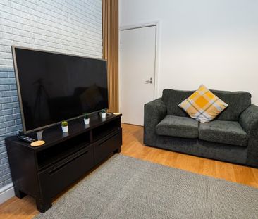 3 Bed Terraced House, Cedar Road, NG7 - Photo 2