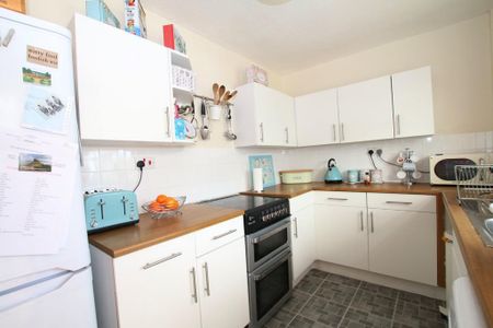 3 bedroom detached house to rent - Photo 5