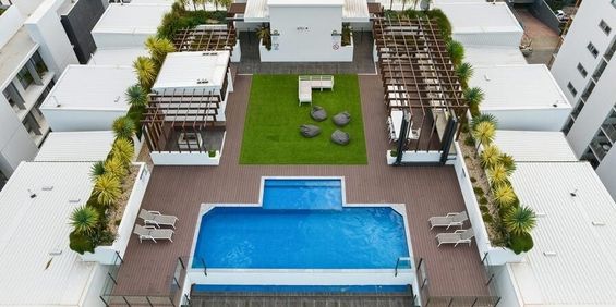 Large Modern 2 Bedroom Luxurious Inner City Living - Photo 3