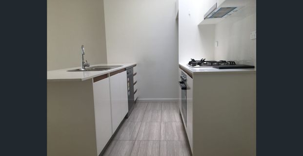 Modern 1 bedroom apartment in Bankstown for lease. - Photo 1