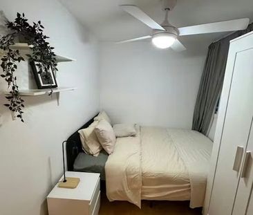 Carrer del Mestre Victoriano Andres, Torrent, Valencian Community 4... - Photo 4