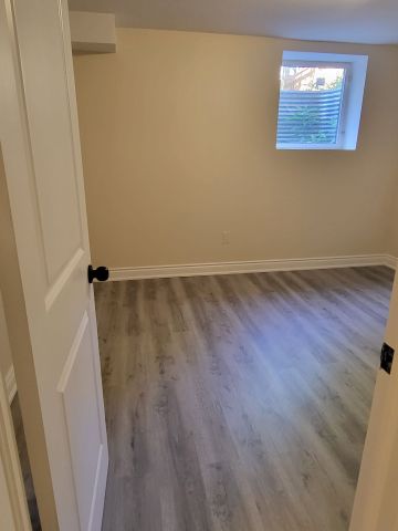 For Lease - 3682 Indigo Crescent Unit# Basement, Mississauga, Ontario - Photo 2