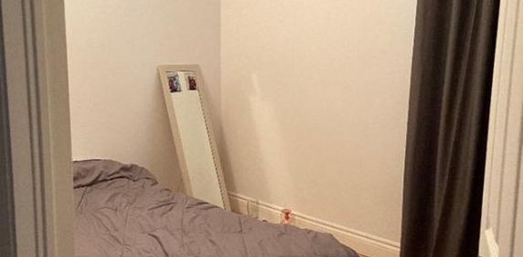 4 1/2 - Quartier Saint-Sacrement - Disponible immédiatement - Photo 2