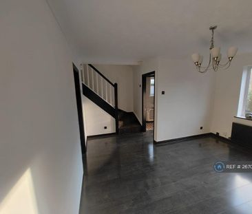 3 bedroom detached house to rent - Photo 3