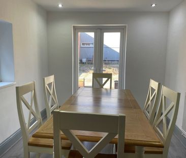 8 bedroom house to rent - Photo 2