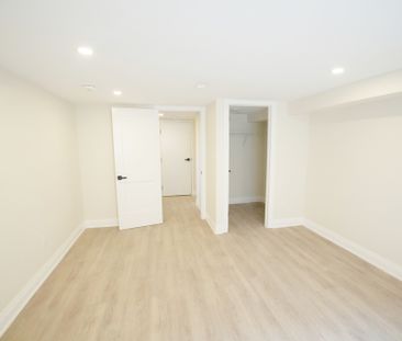 **RENOVATED & STUNNING LOWER UNIT FOR RENT IN WELLAND!** - Photo 2